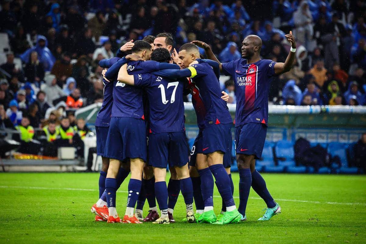 爱游戏-法甲胜负，球迷热议比赛过程的简单介绍