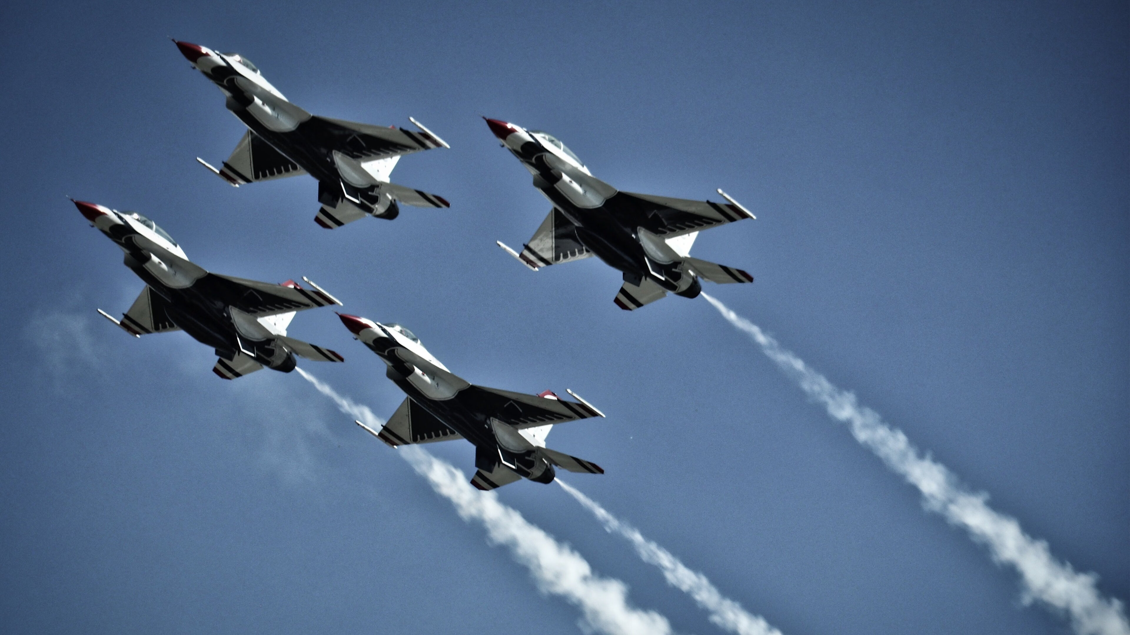 详细阅读:爱游戏综合娱乐-车手们准备迎战赛季首战,谁会占据优势?,汽车赛季 爱游戏综合娱乐-车手们准备迎战赛季首战,谁会占据优势?,汽车赛季